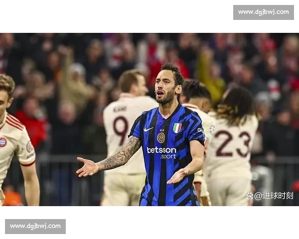 国米更衣室暗流涌动：小图拉姆、阿瑙托维奇力挺恰尔汗奥卢