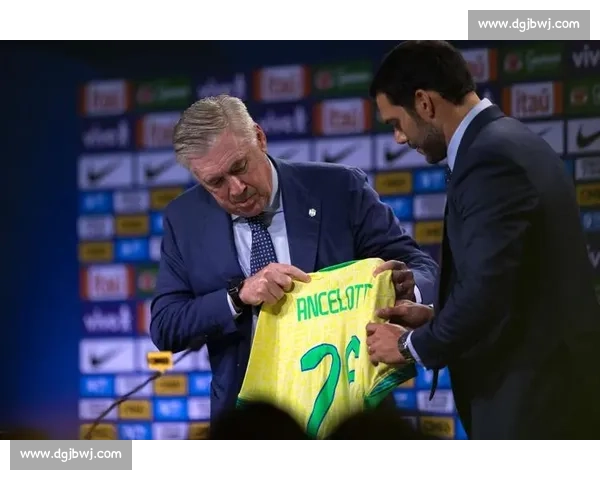 斯科拉里钦点巴西梦幻三叉戟：大罗卡卡阿德联袂即无敌